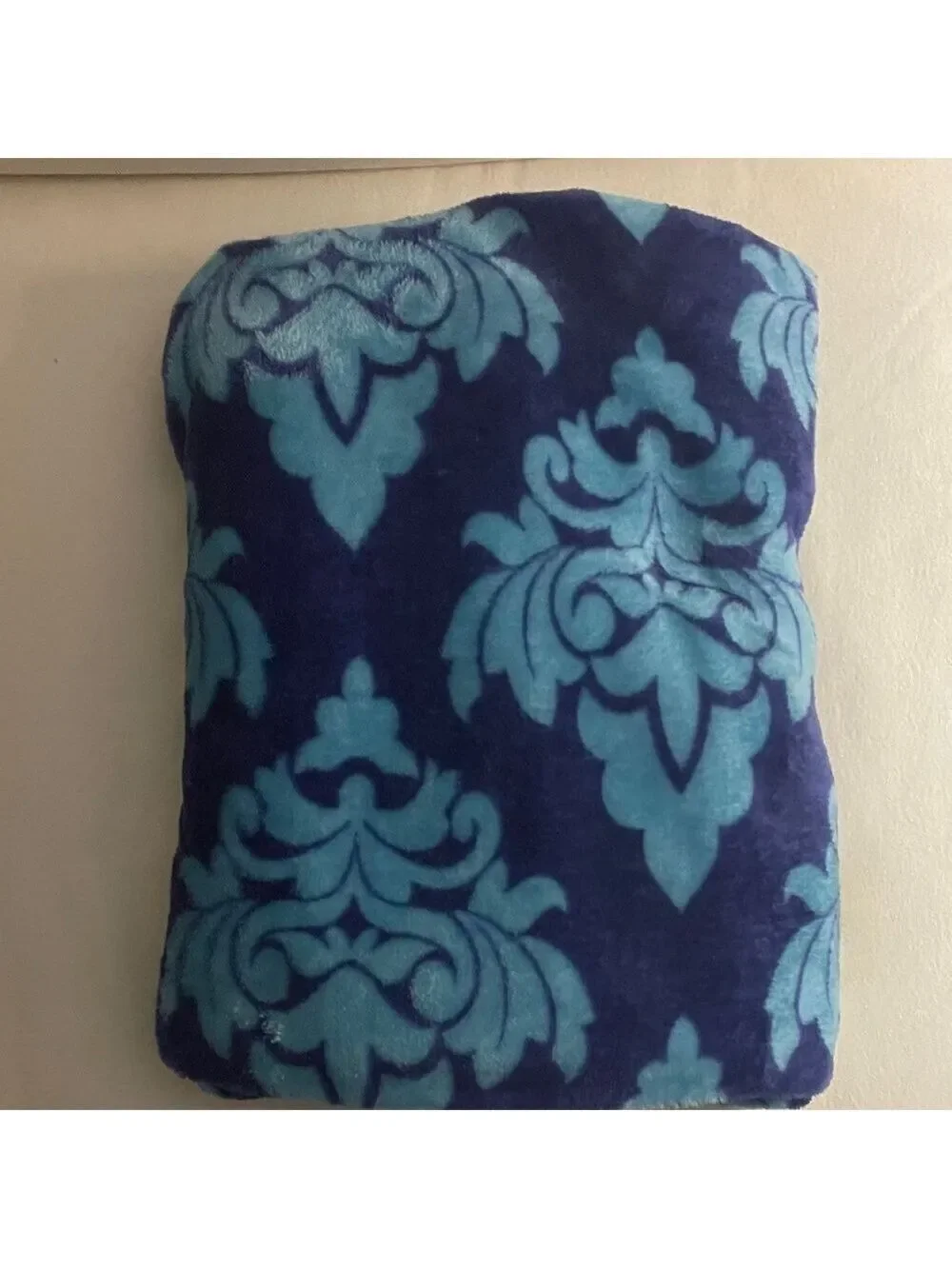 Luxurious Blue Patterned So Soft throw